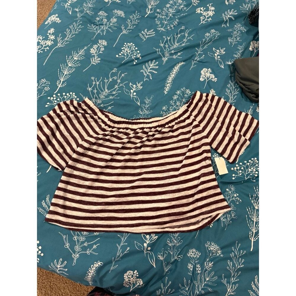6 FOR $10 Charlotte Russe Xs crop top striped